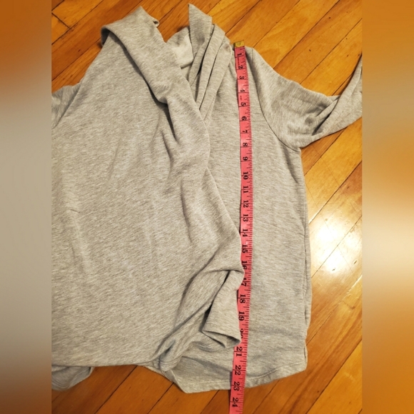 Velvet by Graham & Spencer open front cardigan. Light heathered grey. Size M. - Picture 10 of 11